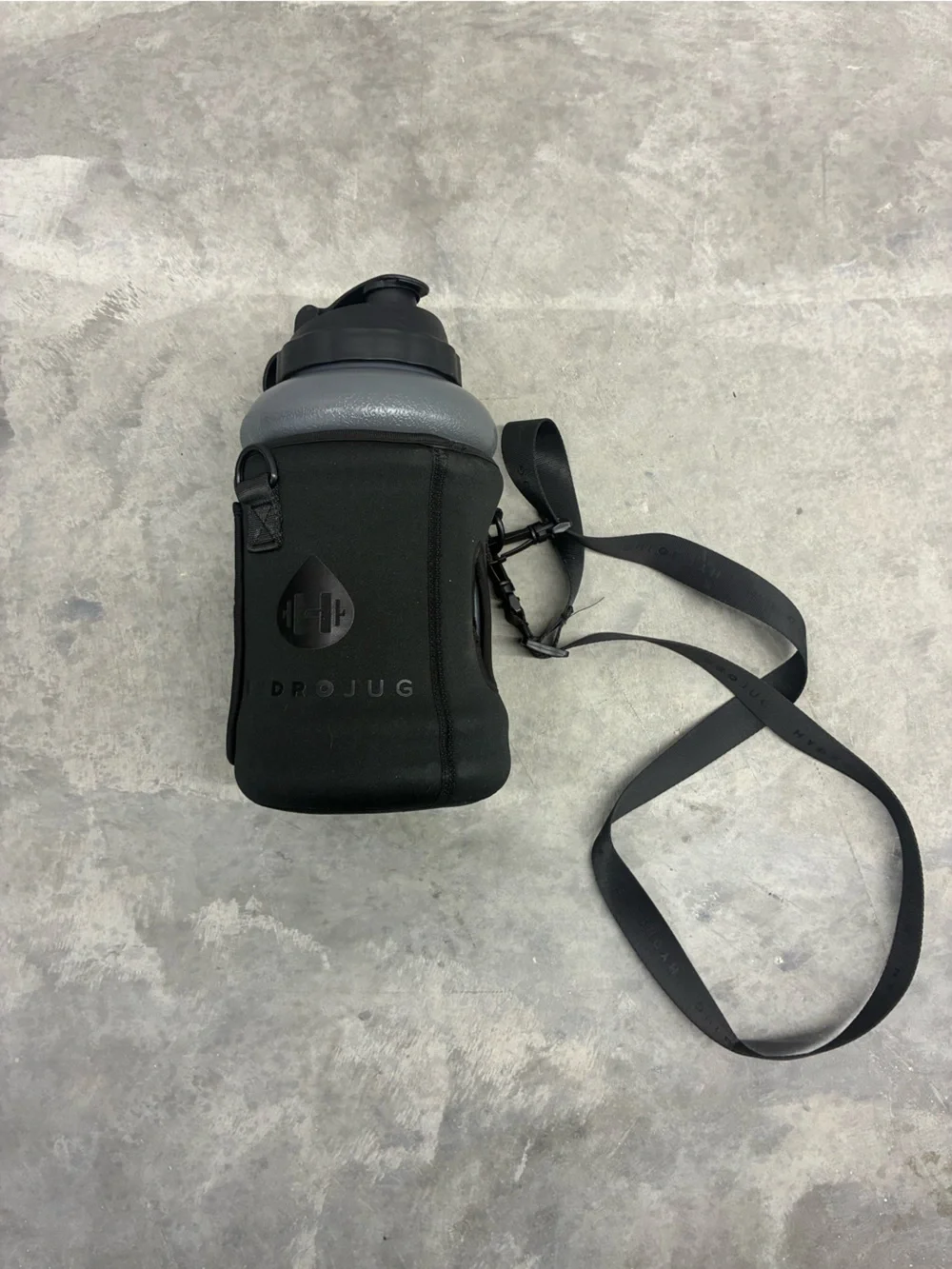 HydroJug Insulated Neoprene Sleeve in Black w/ Water Bottle